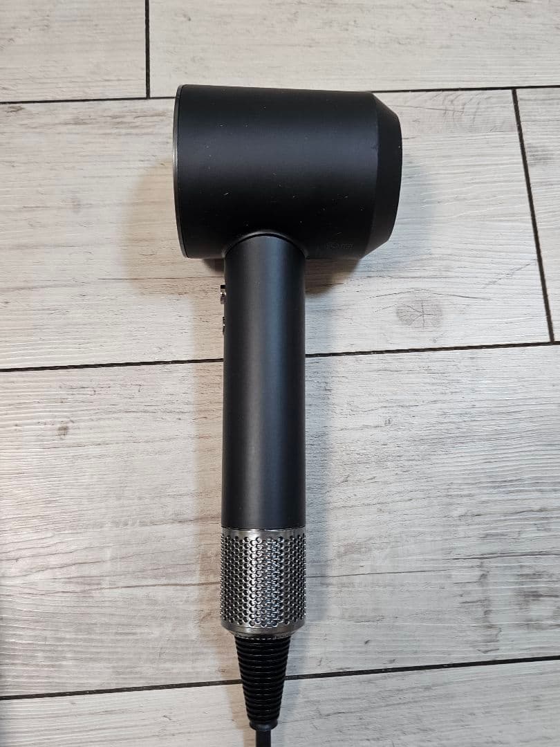 年始限定価格　保証付　ダイソン　メンテナンス済み　dyson hd08　ブラック