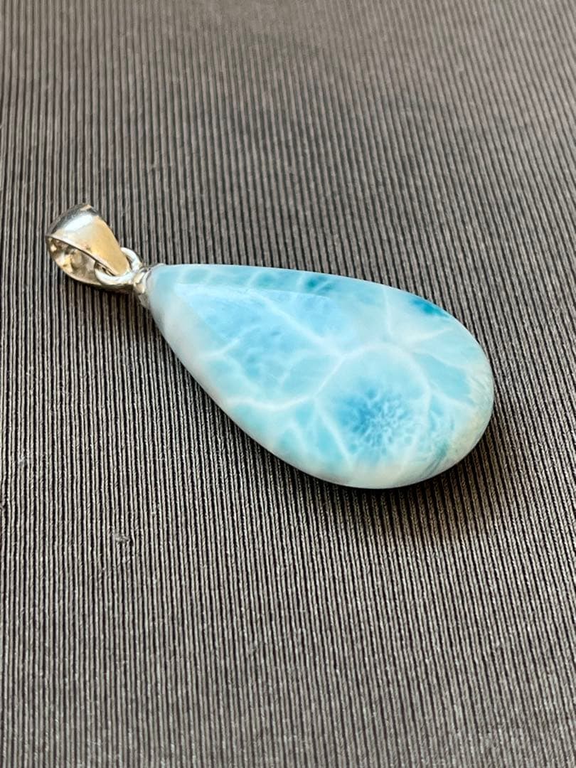 天然石☆高品質！ラリマーしずく型ペンダントップ☆全体的に模様が美しい！