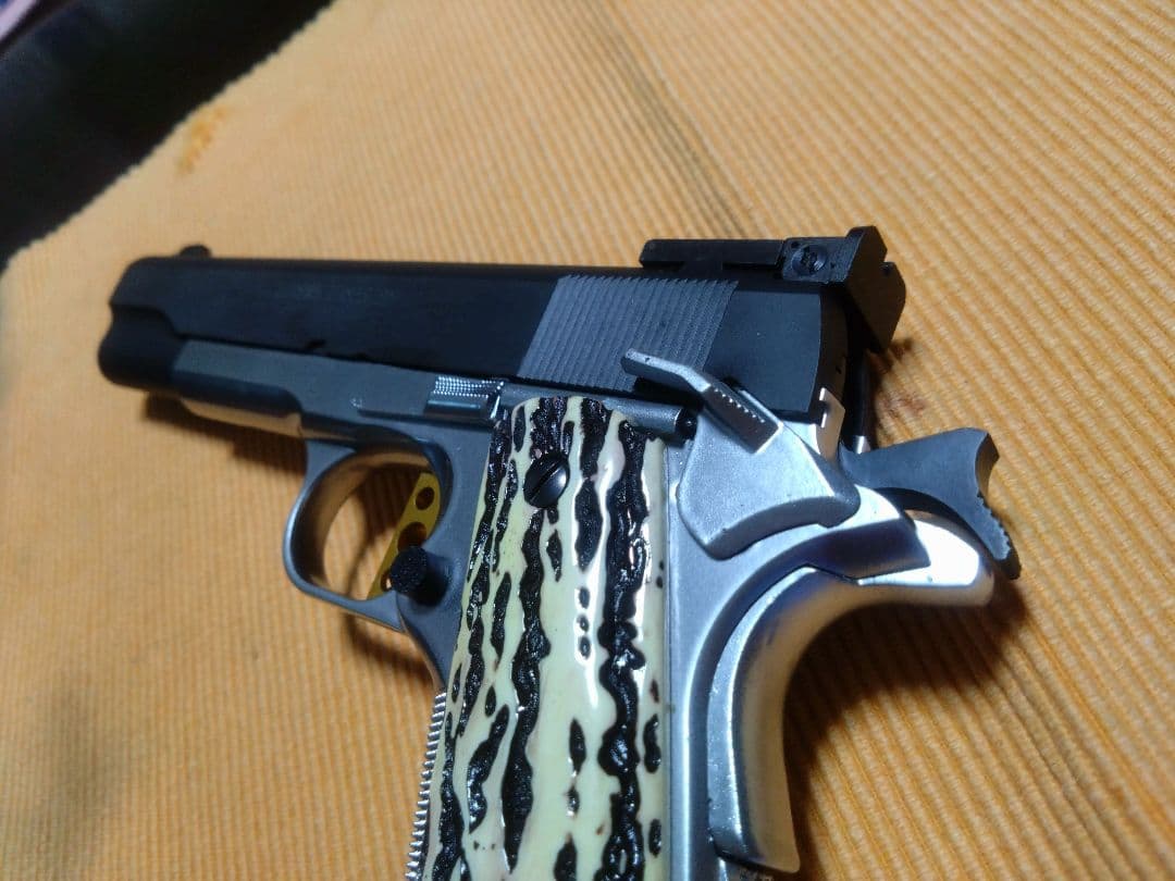 マルイ　 コルト ガバメントカスタム ガスガン　ボマーサイト