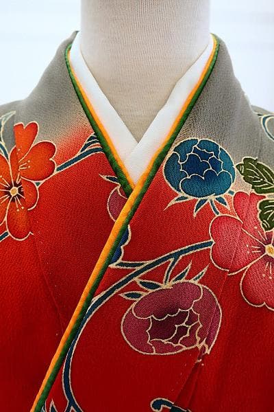 美品 本振袖 紅型染 朱赤 縮緬地 アゲハ蝶 吉祥花 身丈163cm フォーマル