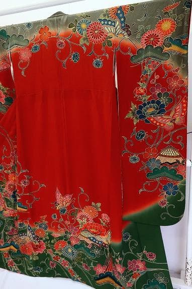 美品 本振袖 紅型染 朱赤 縮緬地 アゲハ蝶 吉祥花 身丈163cm フォーマル