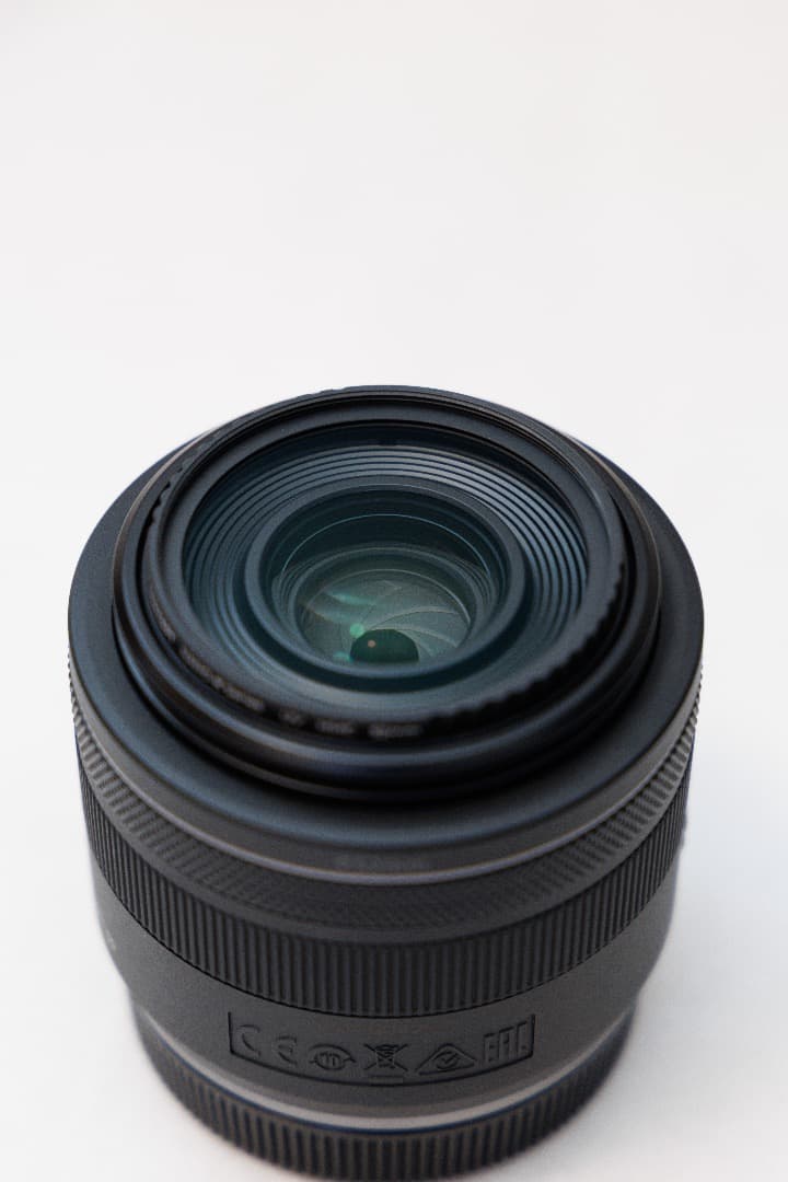 Canon 35mm f/1.8 MACRO IS STM レンズ