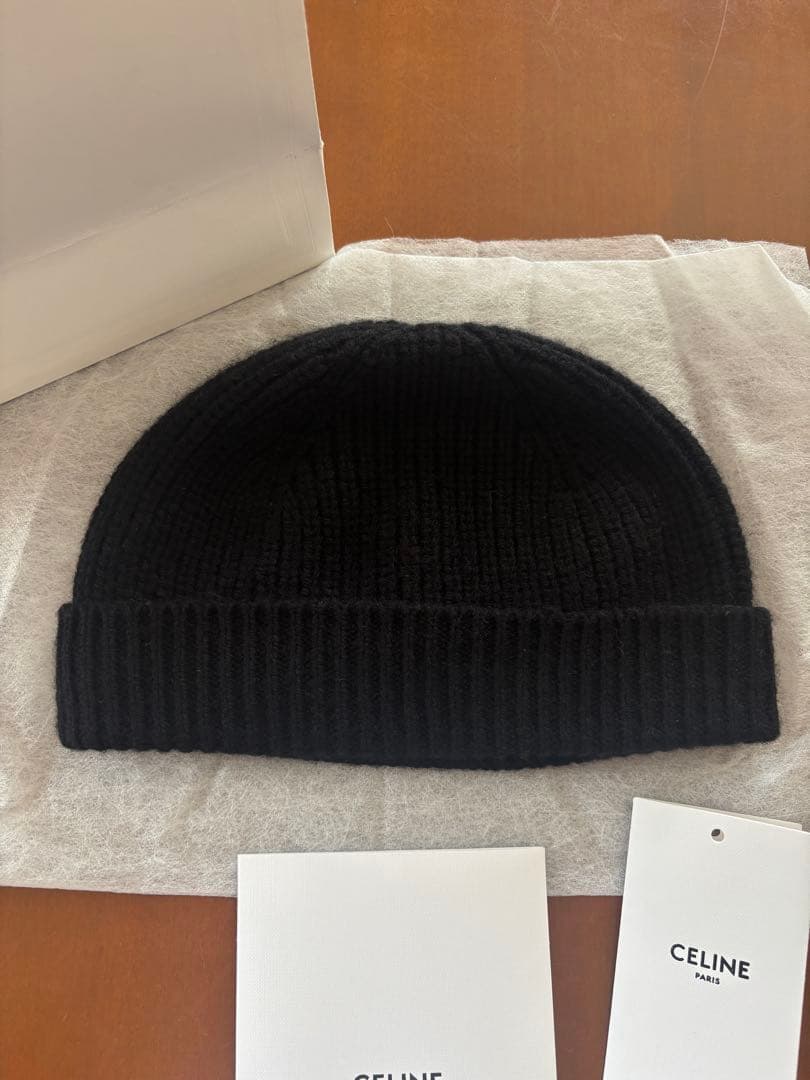 ほのみ　CELINE ビーニー　トリオンフニット帽