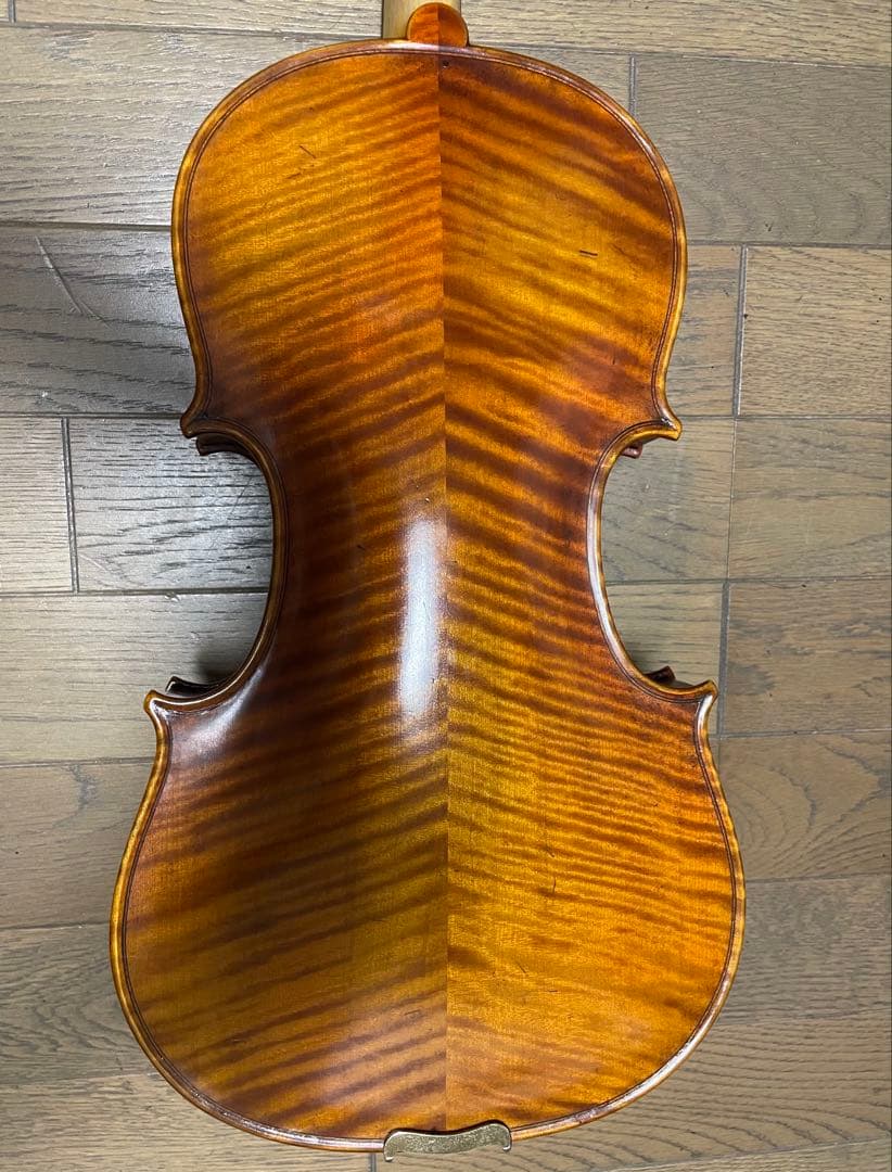 美しい虎杢の丁寧に作られたヴィオラ、15.5インチサイズです。