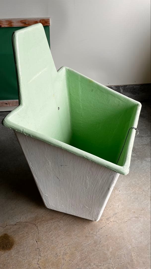 大型プラスチック水槽 排水穴付き