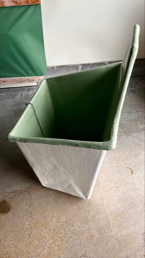 大型プラスチック水槽 排水穴付き