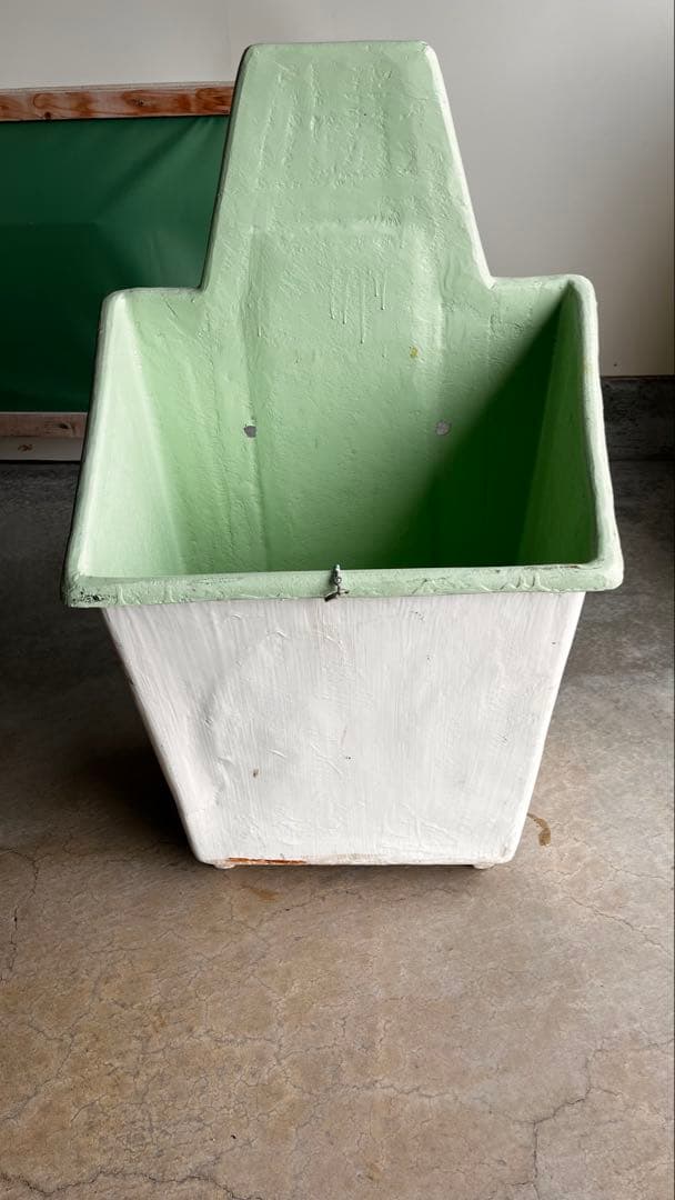 大型プラスチック水槽 排水穴付き