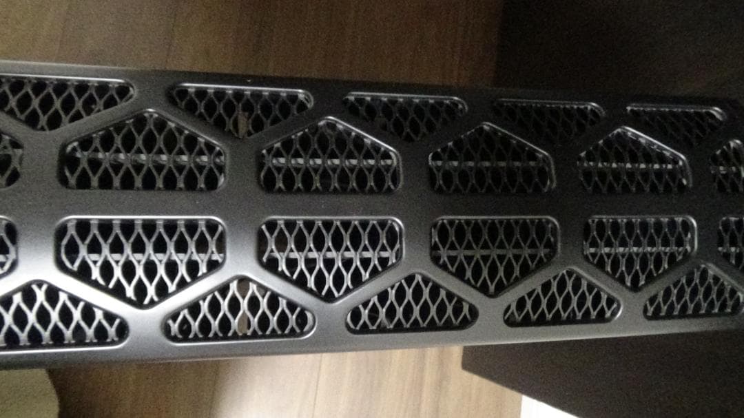 【極美品】ほぼ未使用　デロンギ　ヒーター　ブラック　MDHU15-PB