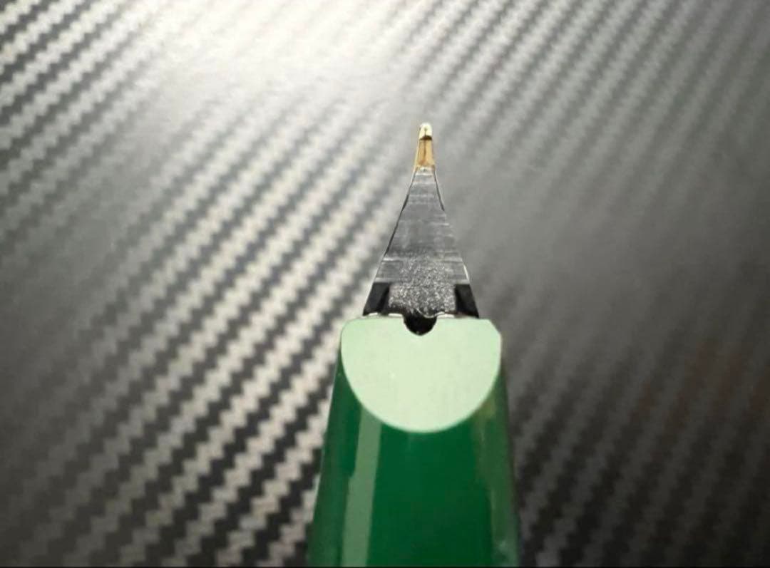 未使用に近い モンブラン ジェネレーション 万年筆 オリーブグリーン F 細字