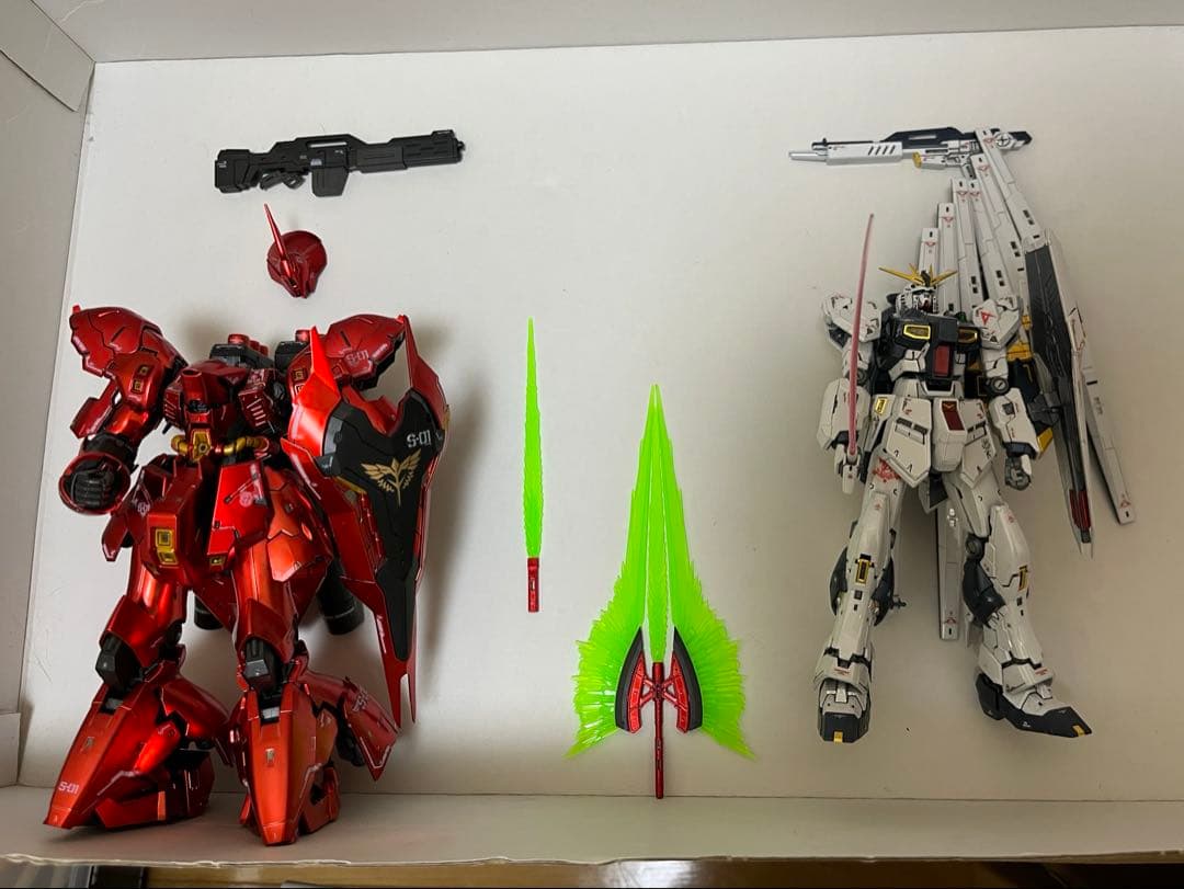RG νガンダム　サザビー　ジャンク