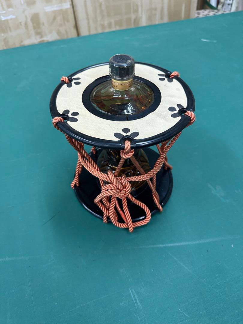 未開封　古酒　サントリーウィスキー　木桶仕込み　600ml　43％　鼓型ボトル