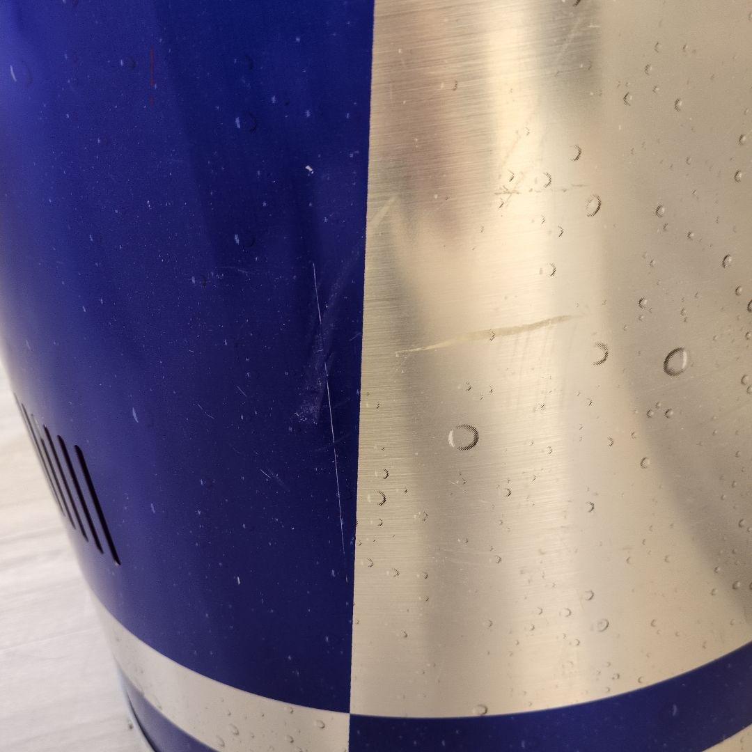 非売品 希少Red Bull 缶型 冷蔵庫キャスター付き