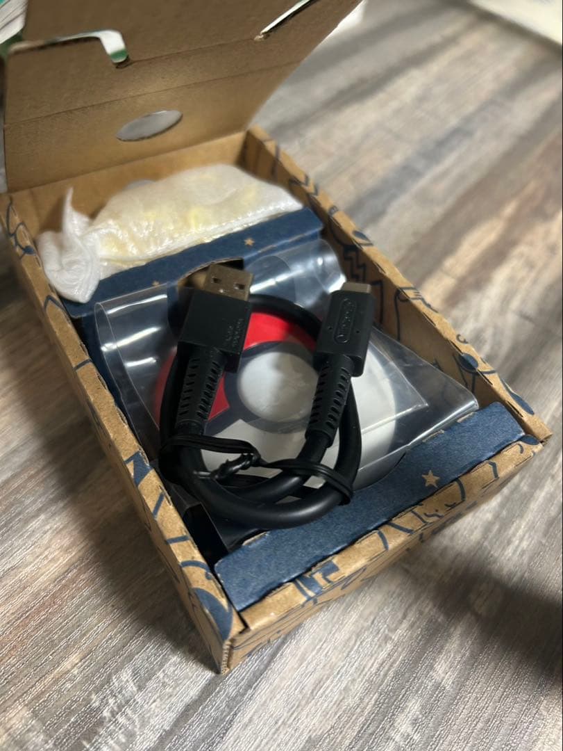 ポケモン GO Plus モンスターボール型