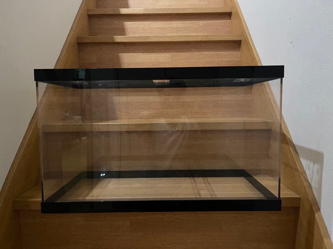 アクリル水槽 600✕300✕360 黒帯 板厚3mm 中古