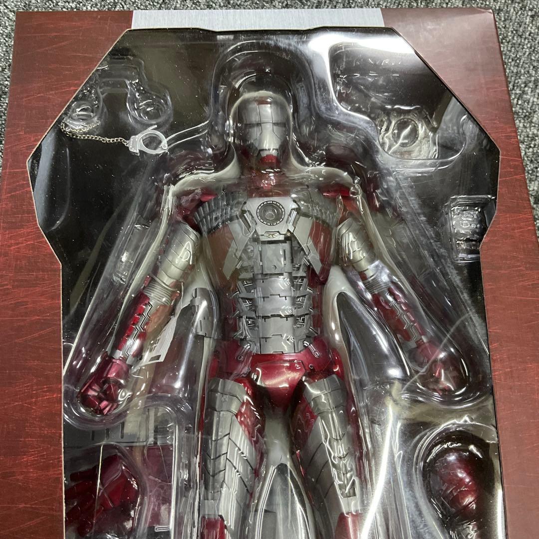 Hot Toys アイアンマン　Mark V 1/6スケールフィギュア