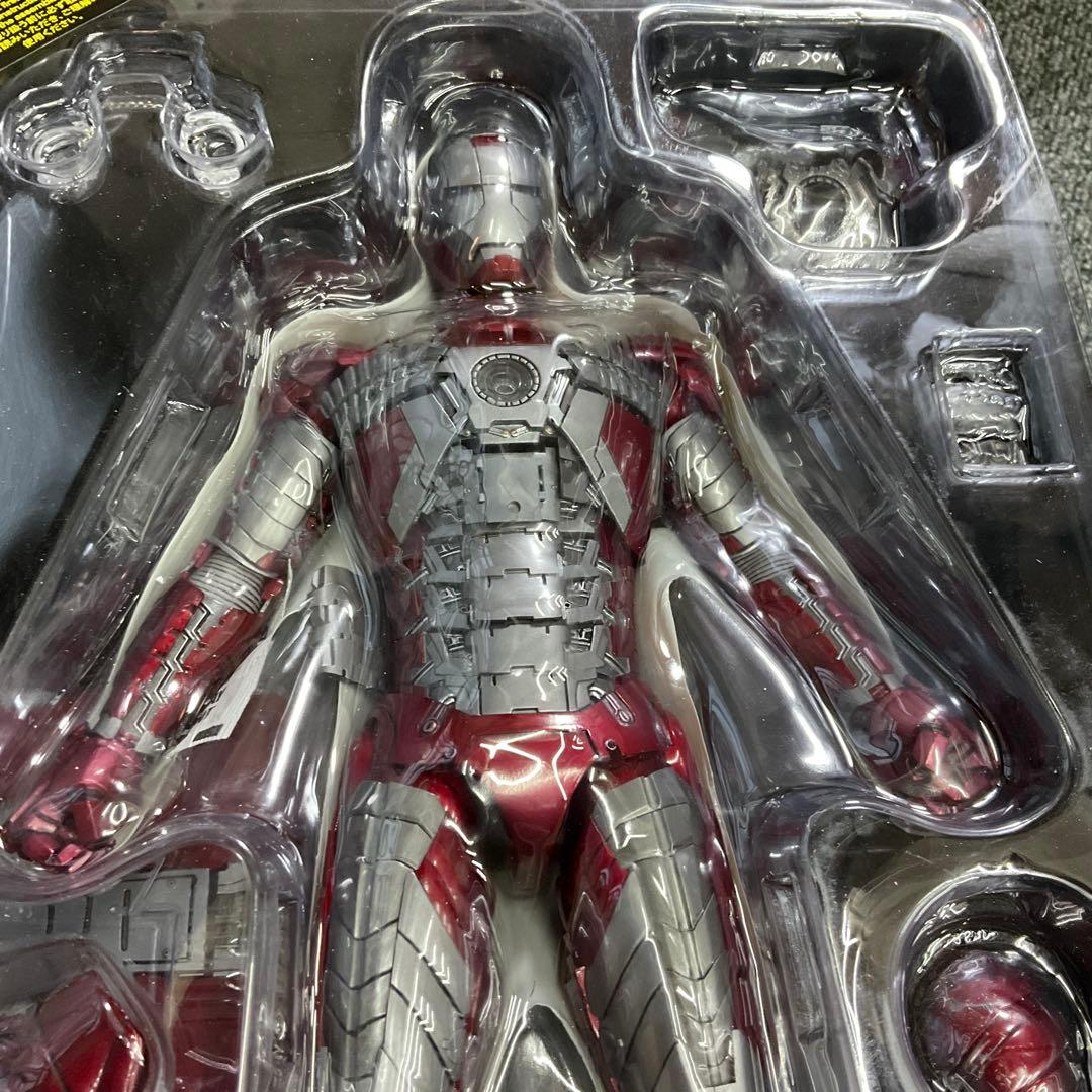 Hot Toys アイアンマン　Mark V 1/6スケールフィギュア