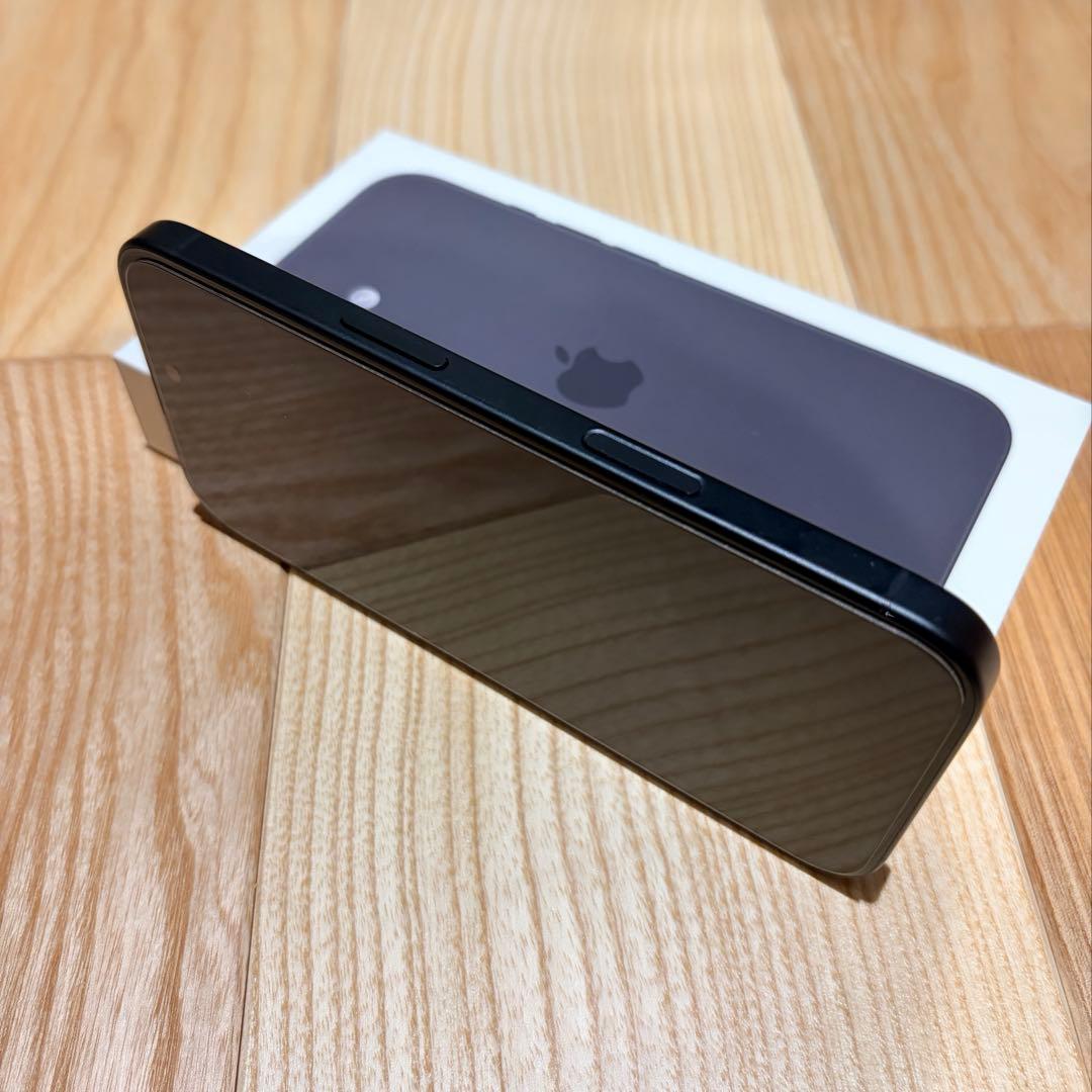 Apple iPhone16 128GB ブラック 本体 SIMフリー 美品