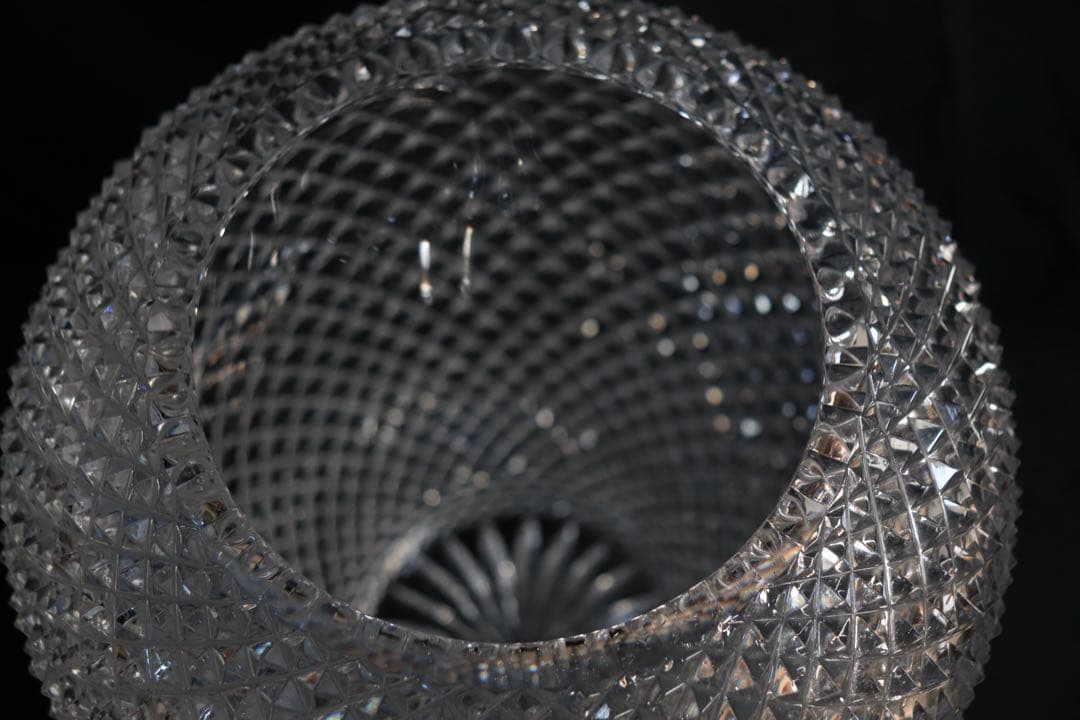 NGL クリスタル　カットガラス花瓶　送料込み251023