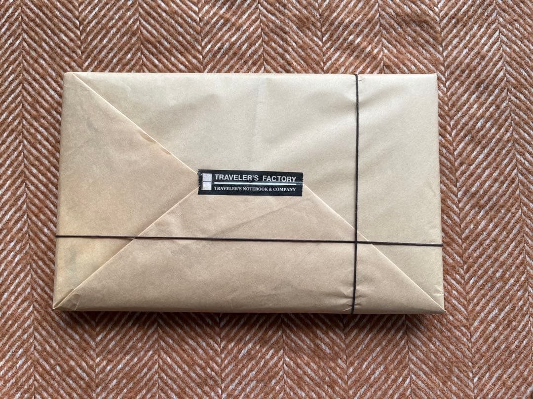 値引可★成田空港限定　トラベラーズノート　レギュラーサイズ　ラッピング済