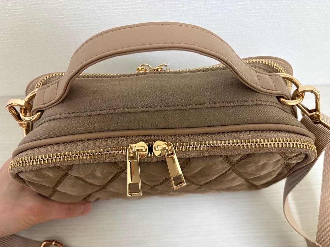 soleile ソレイル　カメラバッグ　ハンドルバッグ　ベージュ