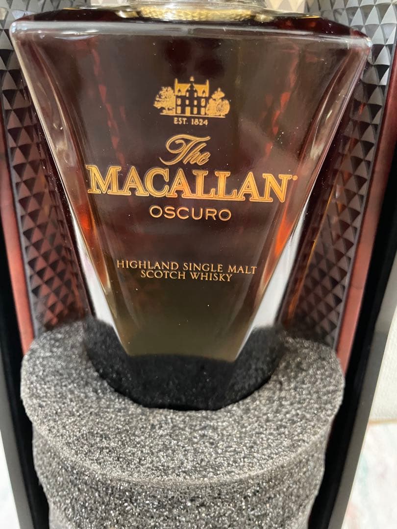 マッカラン ウィスキー　THE MACALLAN OSCURO 1824