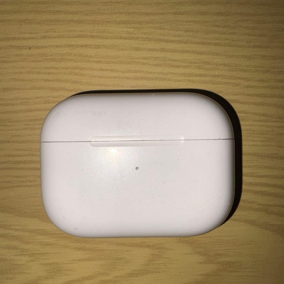 AirPods Pro2 左側とケース