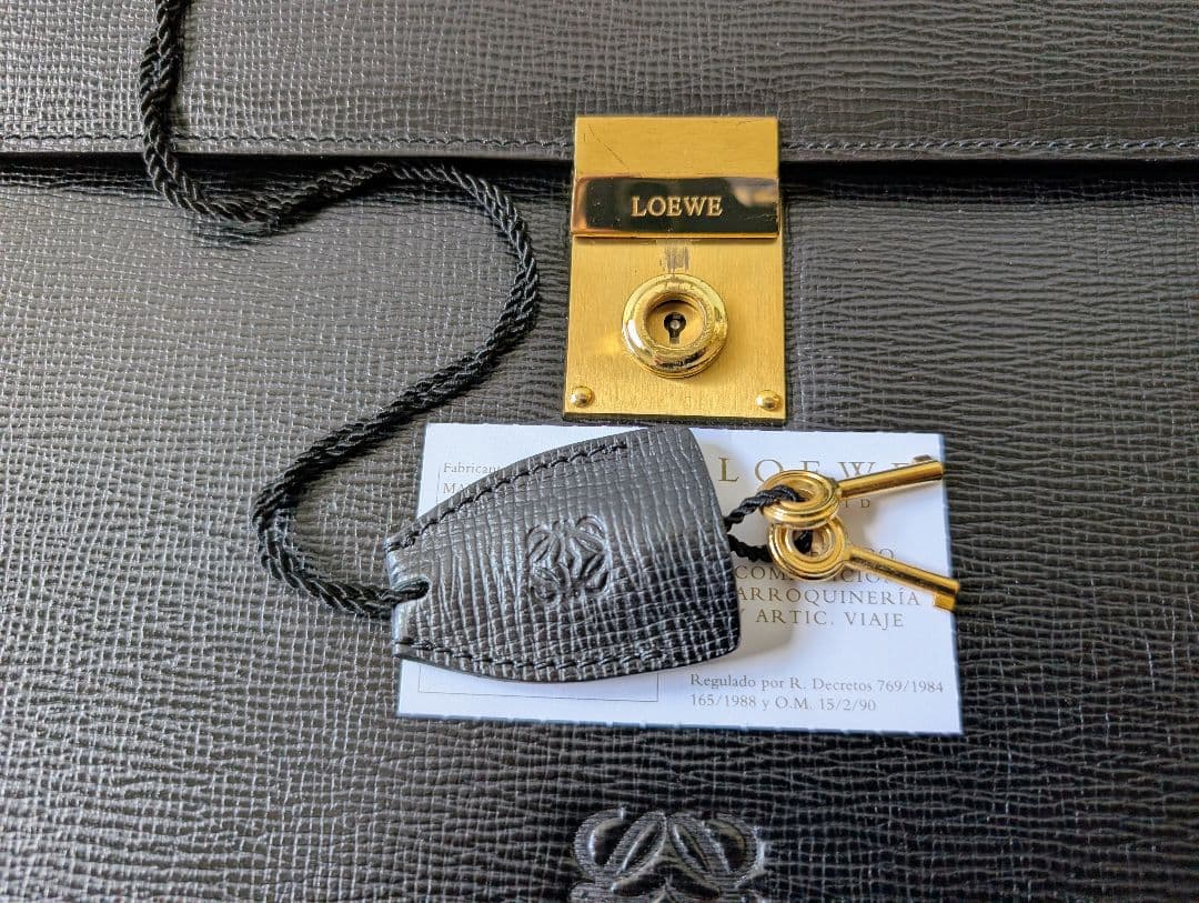 美品未使用〈LOEWEロエベビジネスバッグ アナグラム ブラックレザー〉