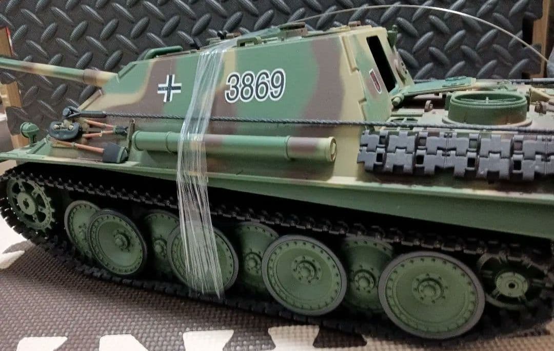 ヘンロン社製 RCバトルタンク 1/16