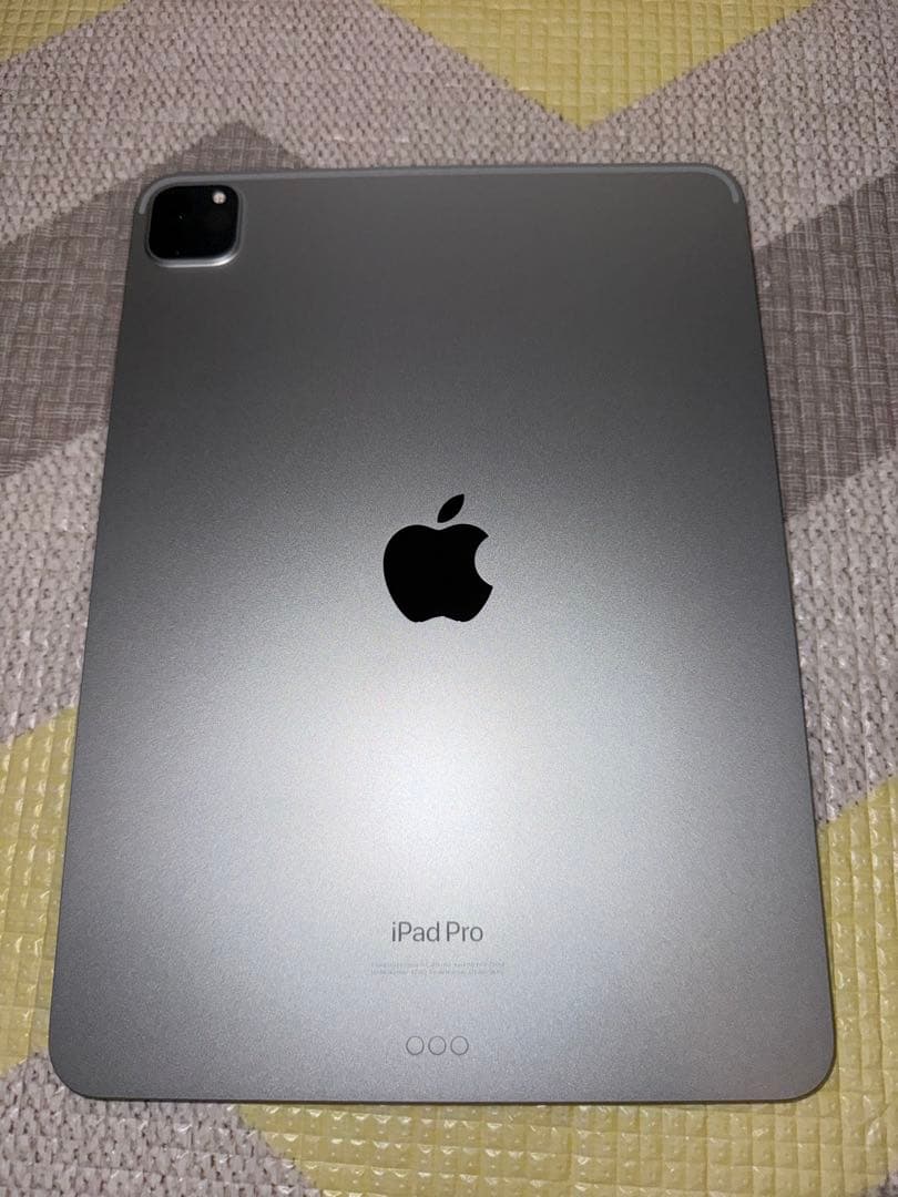 iPad Pro 11インチ第4世代シルバー128GB Wi-Fiモデル