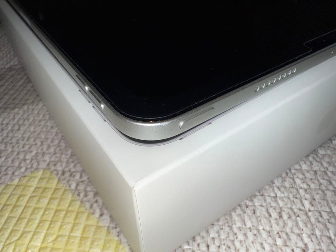 iPad Pro 11インチ第4世代シルバー128GB Wi-Fiモデル