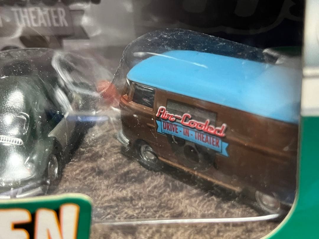 フォルクスワーゲン ドライブ in シアター 39 ダッジ クールコンビ