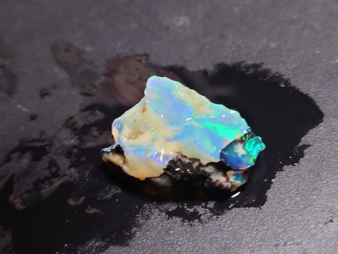 エチオピアウェロ産　チョーク　オパール　原石　鉱物標本