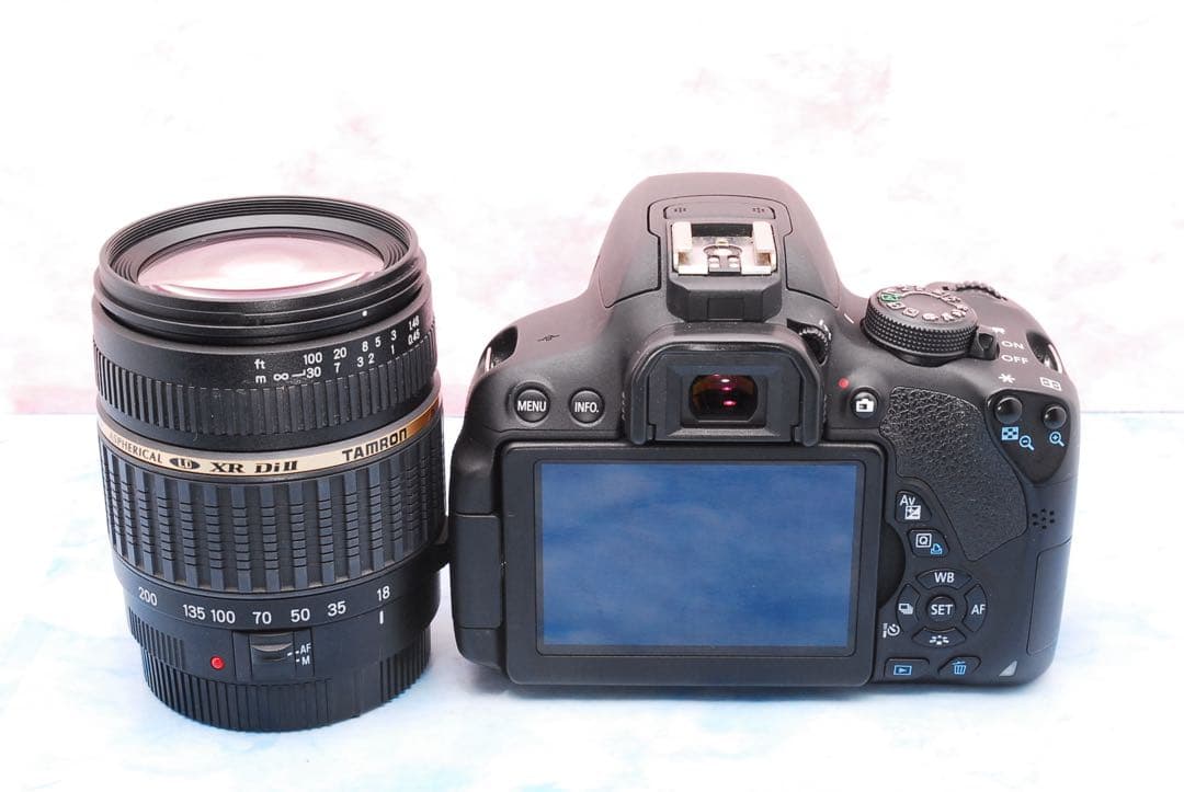 キャノン Kiss X7i☆便利な高倍率レンズ付☆一眼レフカメラ☆バッグ付