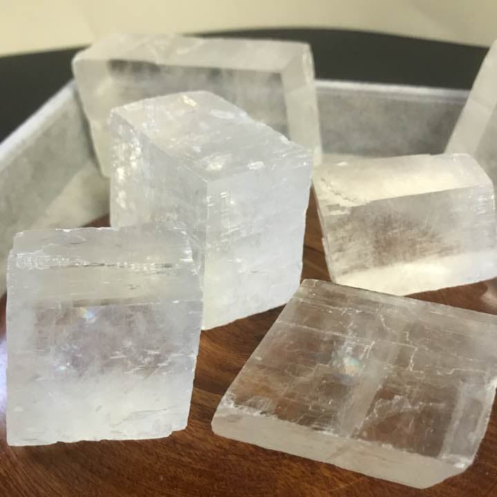 ⑤★特選♡贈答品★1.5kg超【GIFT♡箱入り10石☆クリスタルカルサイト】♡