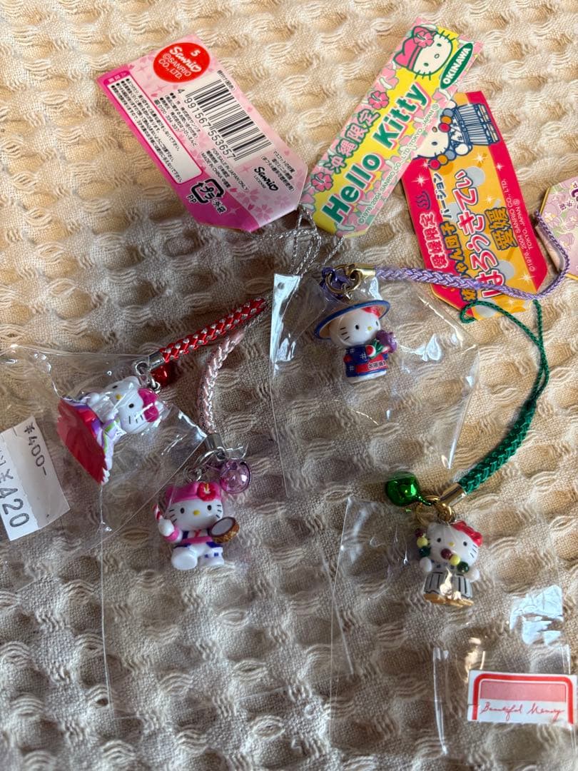 ご当地キティ　根付けストラップ等　61点　まとめ売り