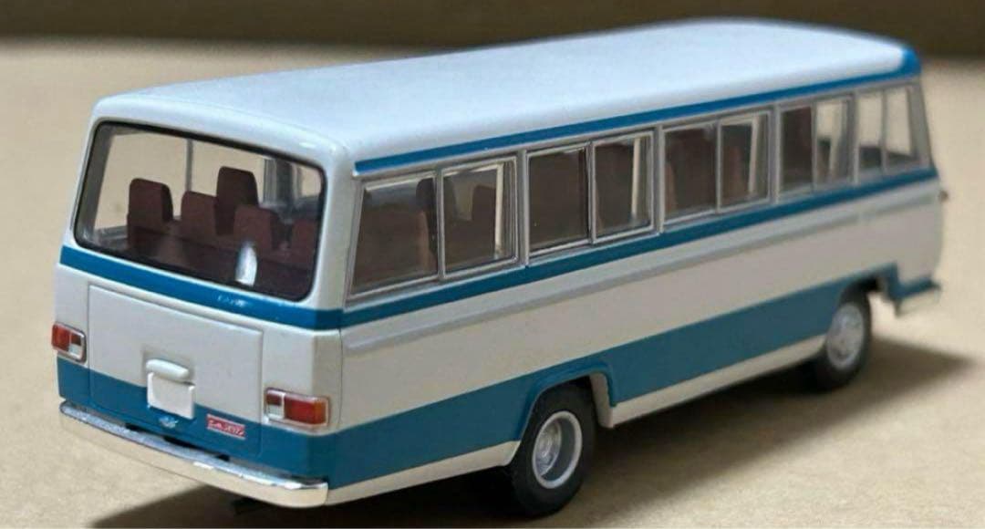 トミカリミテッドヴィンテージネオ ニッサン シビリアン