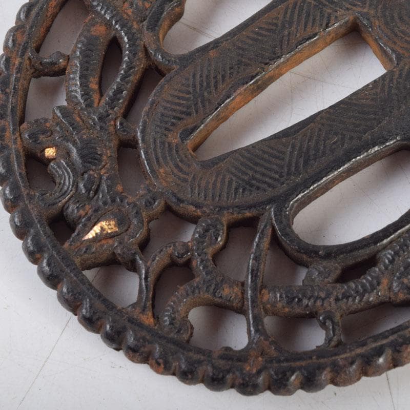 武具　刀装具　古鉄鍍金　龍彫　鍔　時代箱　C　9213