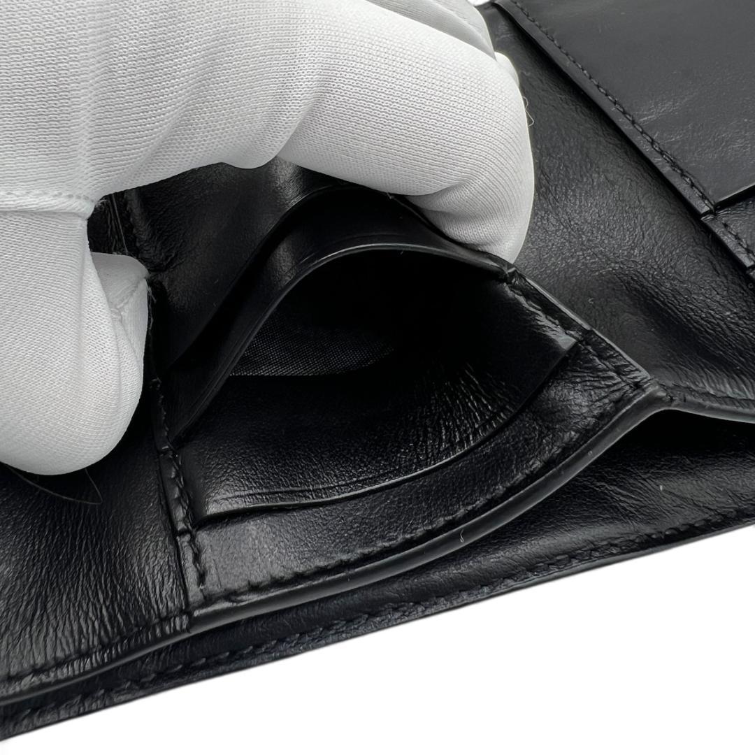 こんけー　BOTTEGA VENETA　黒　カセット レザー三つ折り財布