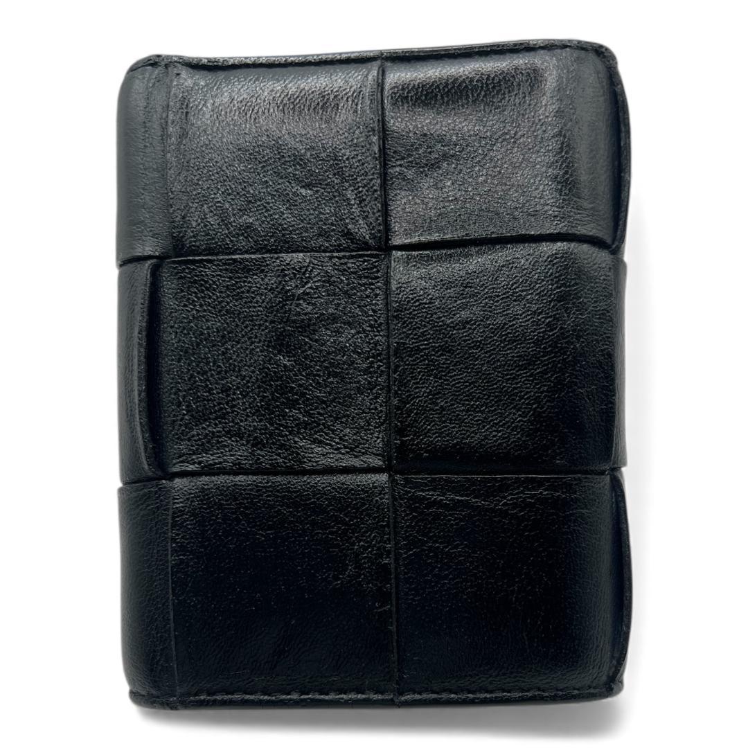 こんけー　BOTTEGA VENETA　黒　カセット レザー三つ折り財布