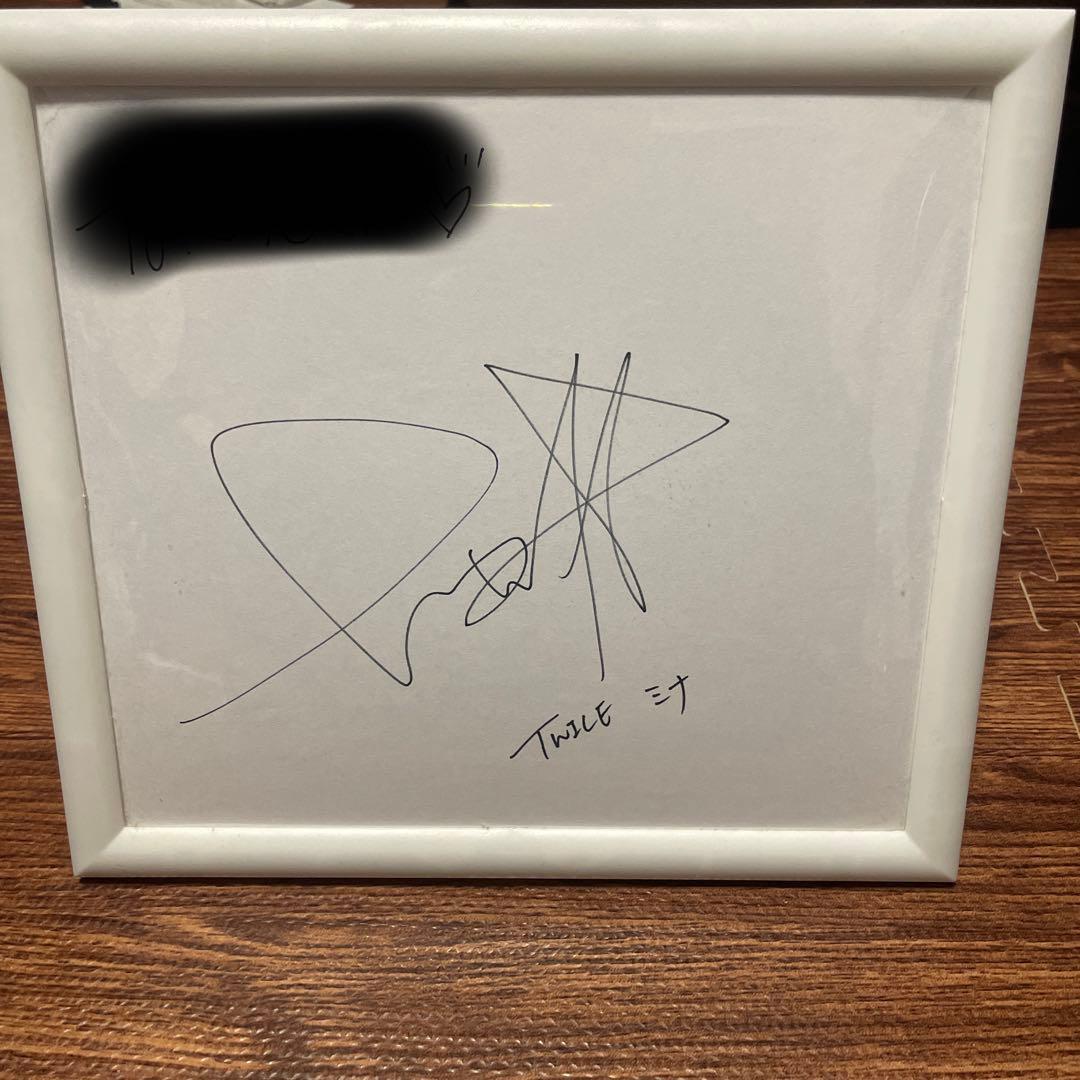 ミナ　直筆サイン