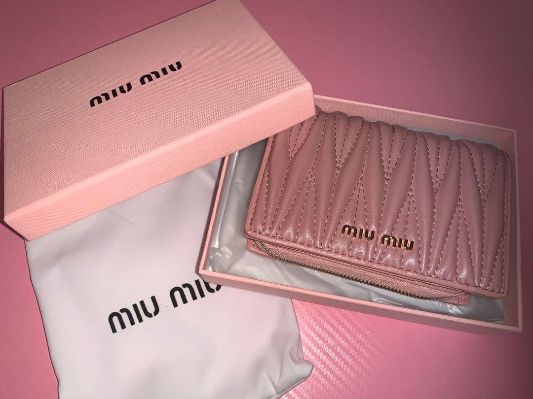 ♥ MIU MIU 二つ折り財布 マテラッセ ピンク♥