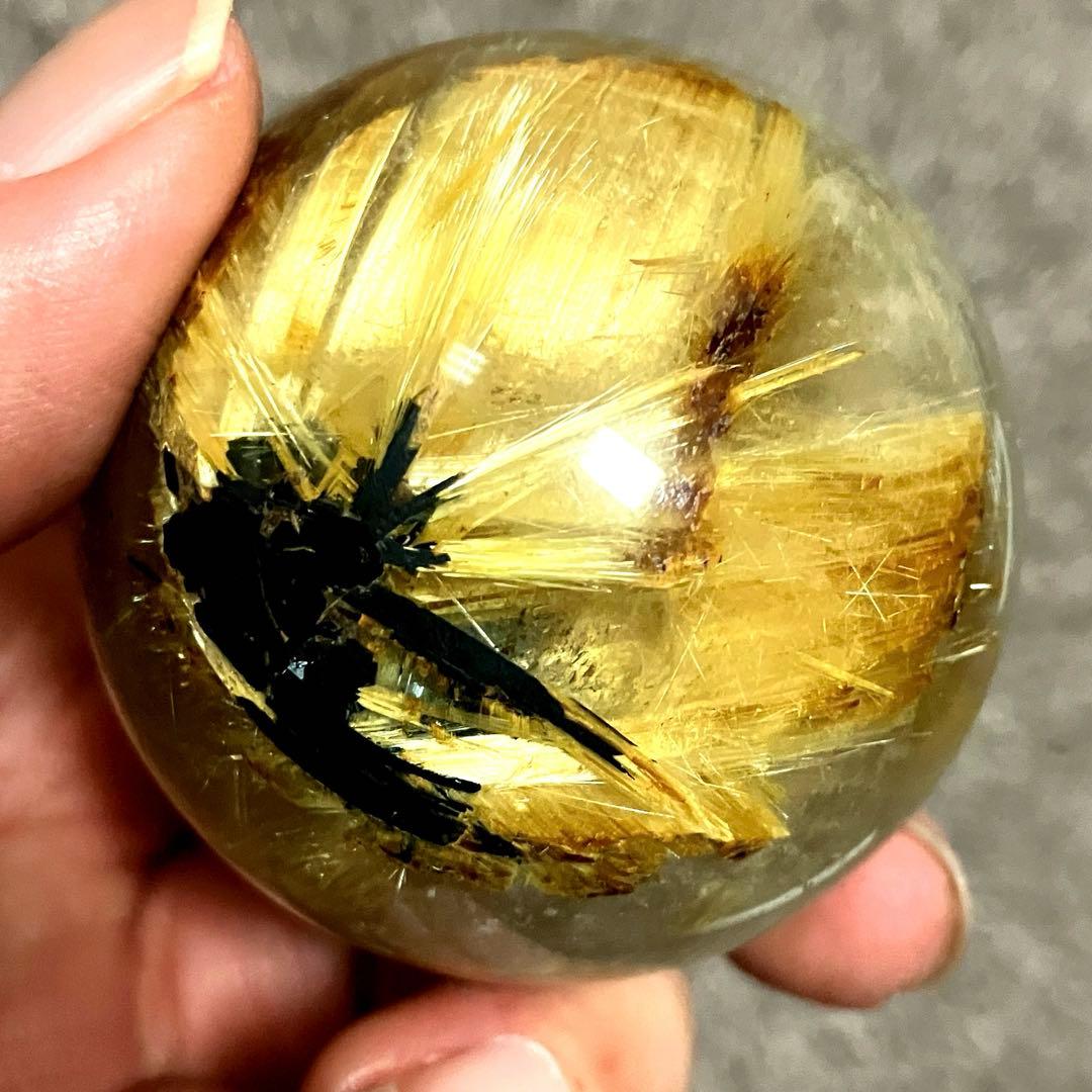 超絶綺麗✨48mm ゴールドタイチンルチルクォーツ　丸玉　スフィア　金針水晶
