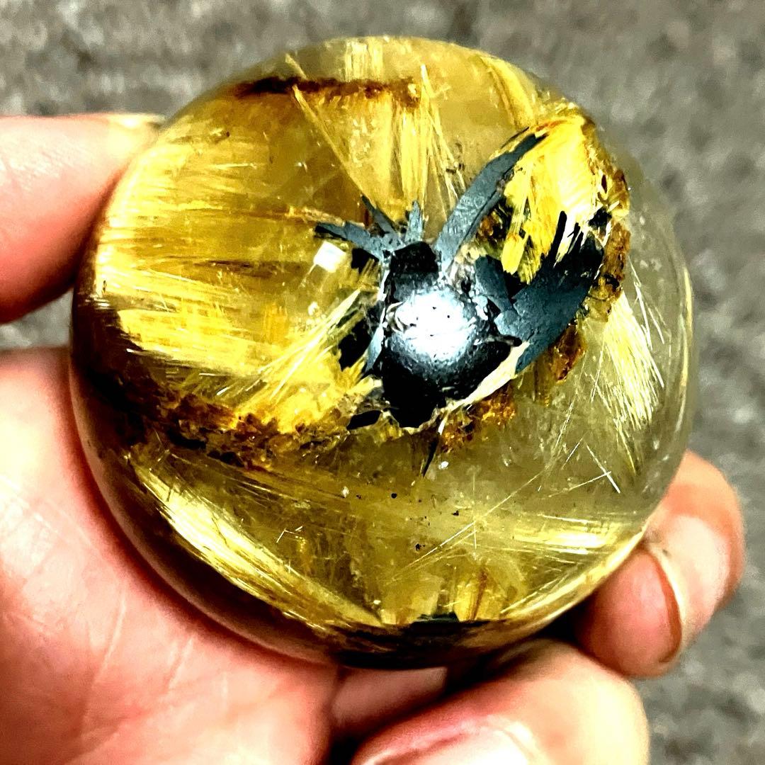 超絶綺麗✨48mm ゴールドタイチンルチルクォーツ　丸玉　スフィア　金針水晶