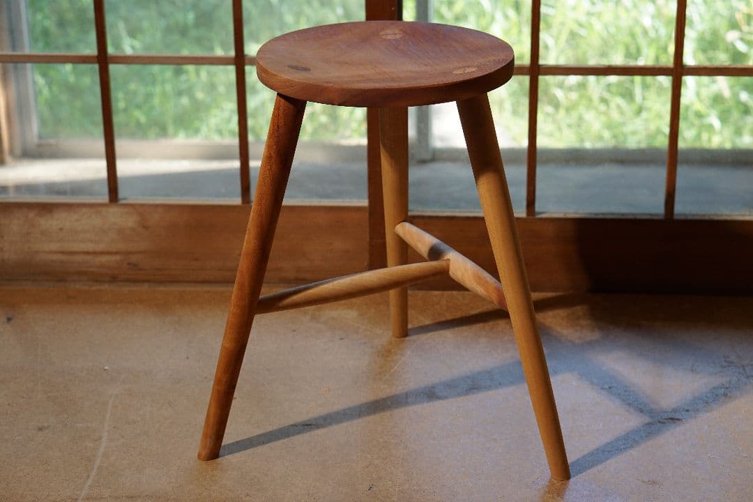 〜お部屋に置くだけで、なぜかほっとする〜 桜のスツール