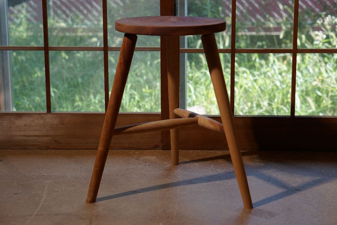 〜お部屋に置くだけで、なぜかほっとする〜 桜のスツール