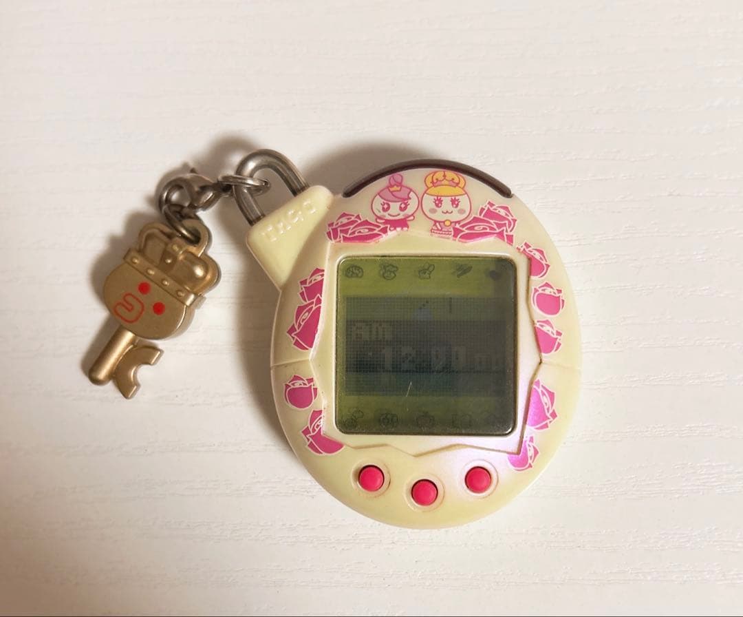 【動作確認済】夢のロイヤルふぁみりーたまごっちプラス ロイヤルローズストラップ付