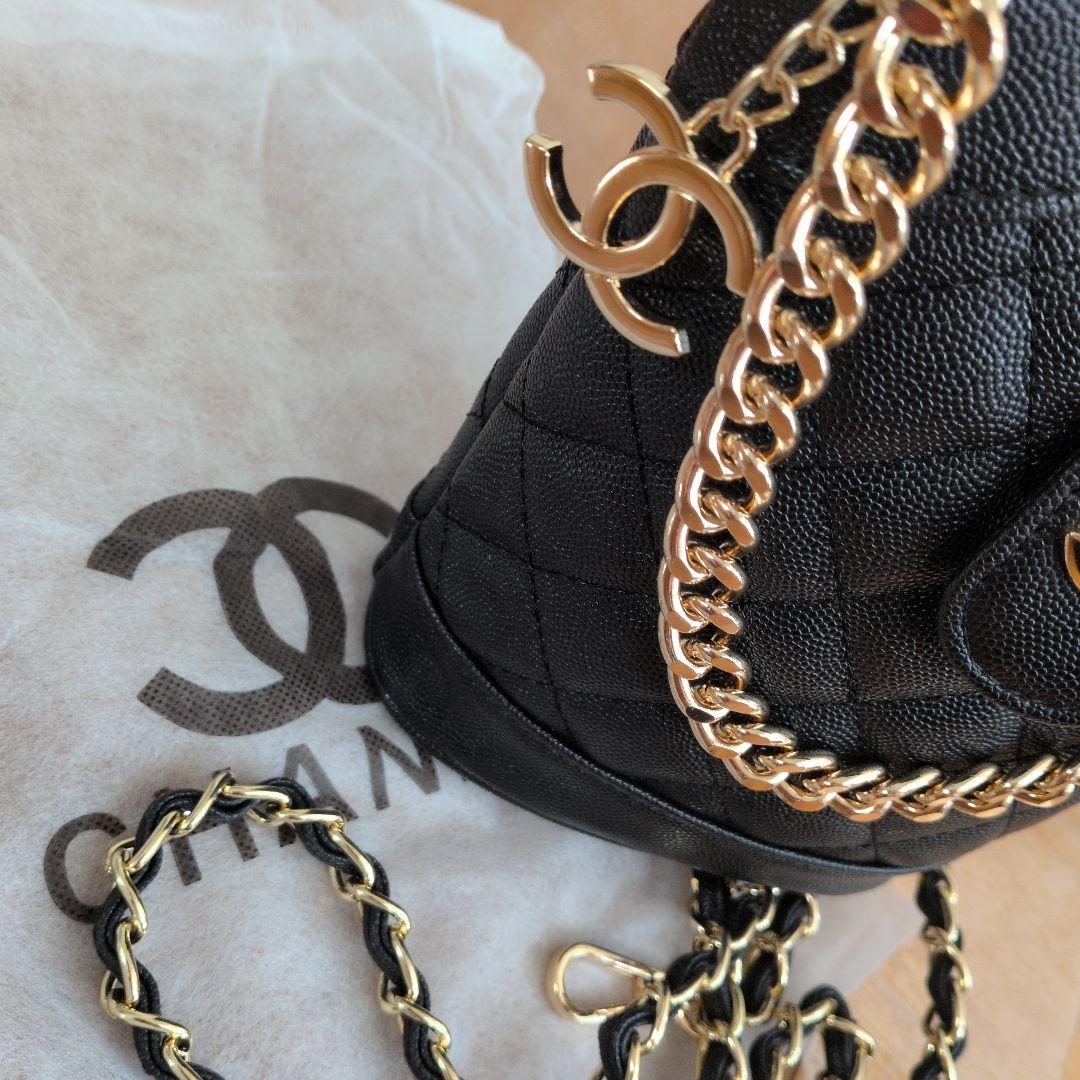 CHANEL ブラックレザーショルダーバッグ　ノベルティ