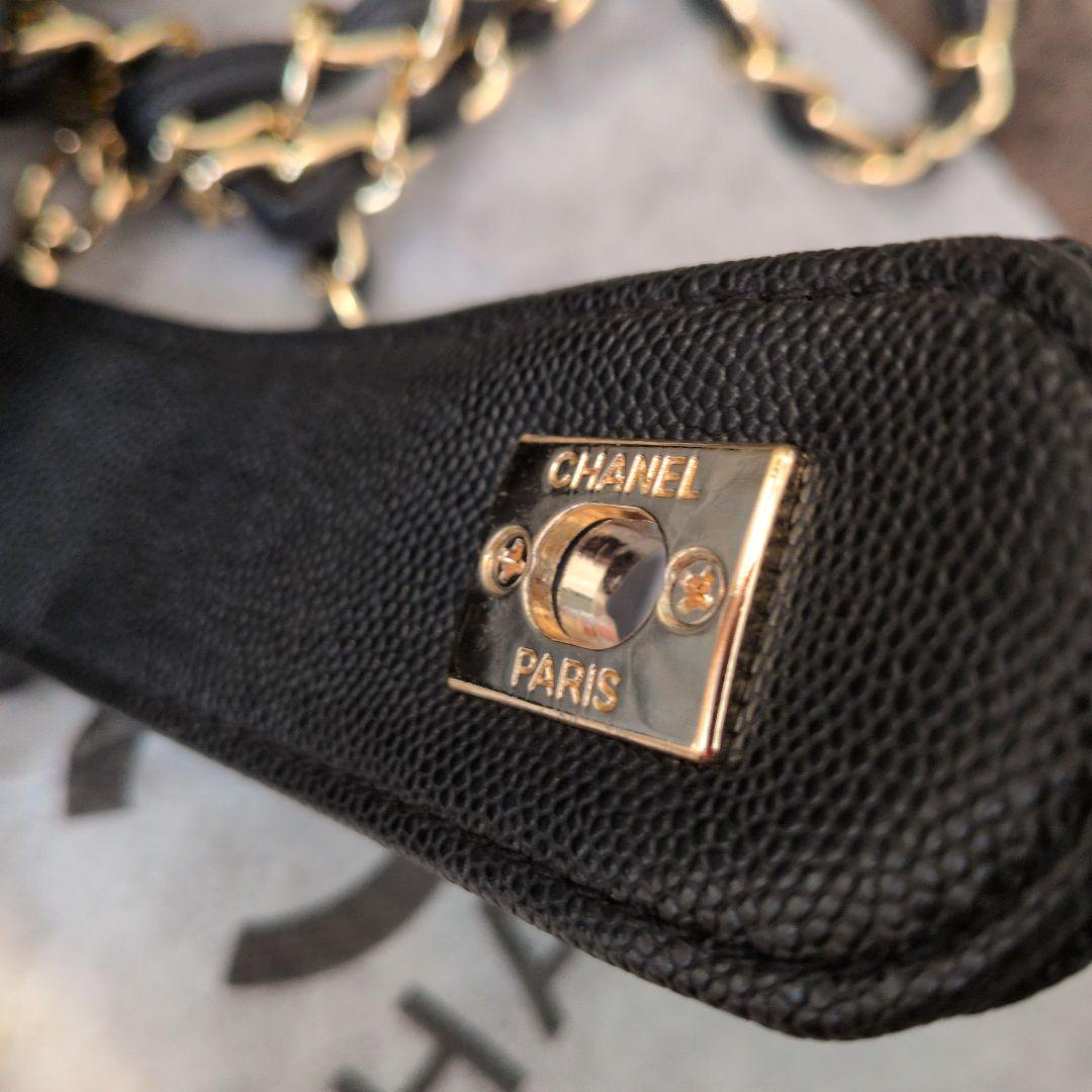 CHANEL ブラックレザーショルダーバッグ　ノベルティ
