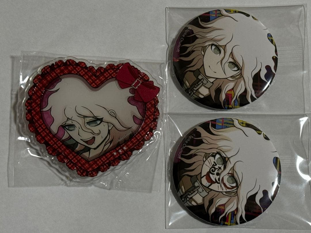 ダンガンロンパ 狛枝凪斗 召使い ハート型アクリルバッジ 缶バッジ