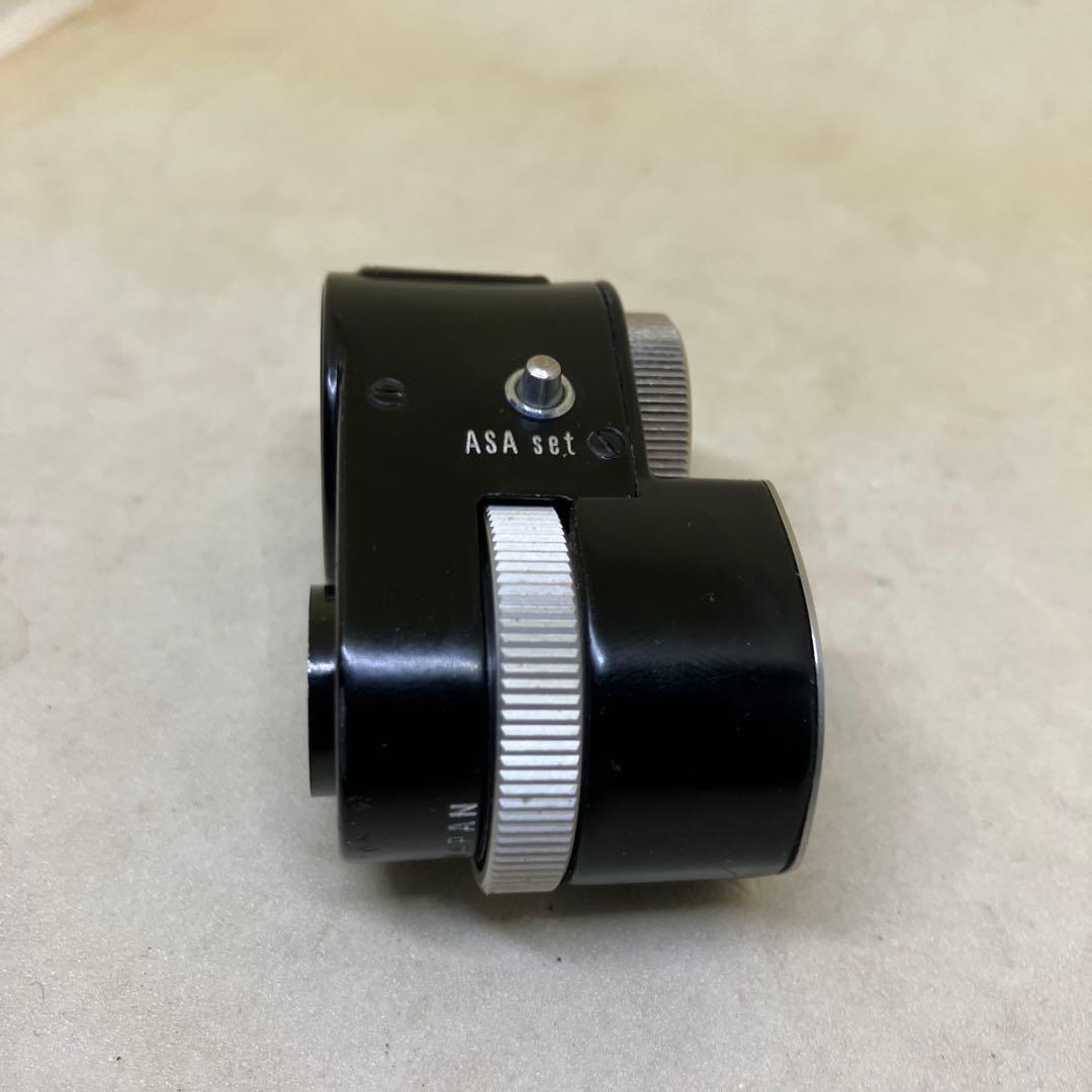 OLYMPUS-PEN F(露出計付)と38mm、100mmの2本セットです。